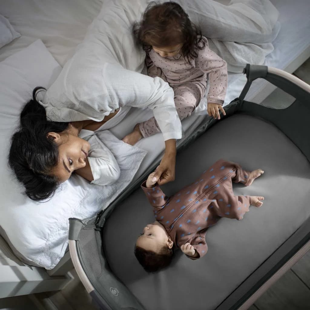 Maxi-Cosi Iora Air Sallanabilen Ahşap Görünümlü Anne Yanı Beşik Beyond Grey